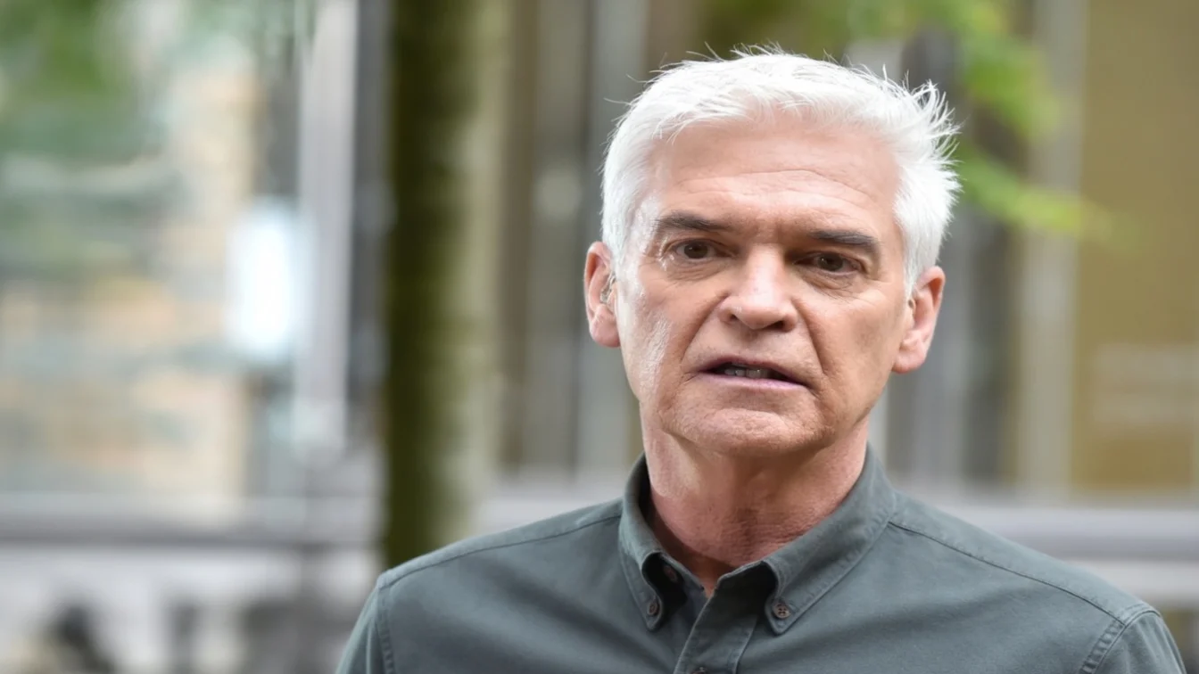 Phillip Schofield revine dupa scandalul amoros din 2023. Vocea lui se aude în clinicile medicale