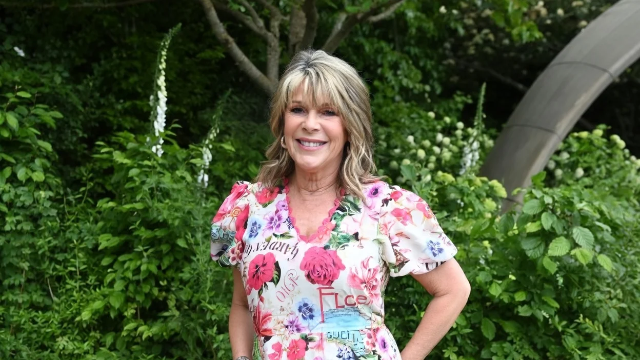Ruth Langsford rămâne singura la doi ani de la divort. Eamonn Holmes are o relatie cu un terapeut