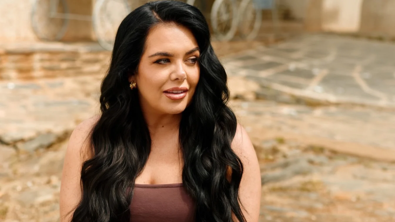 Scarlett Moffatt lanseaza în secret trei tinute noi Simply Be. Preturi incepand de la 20 de lire
