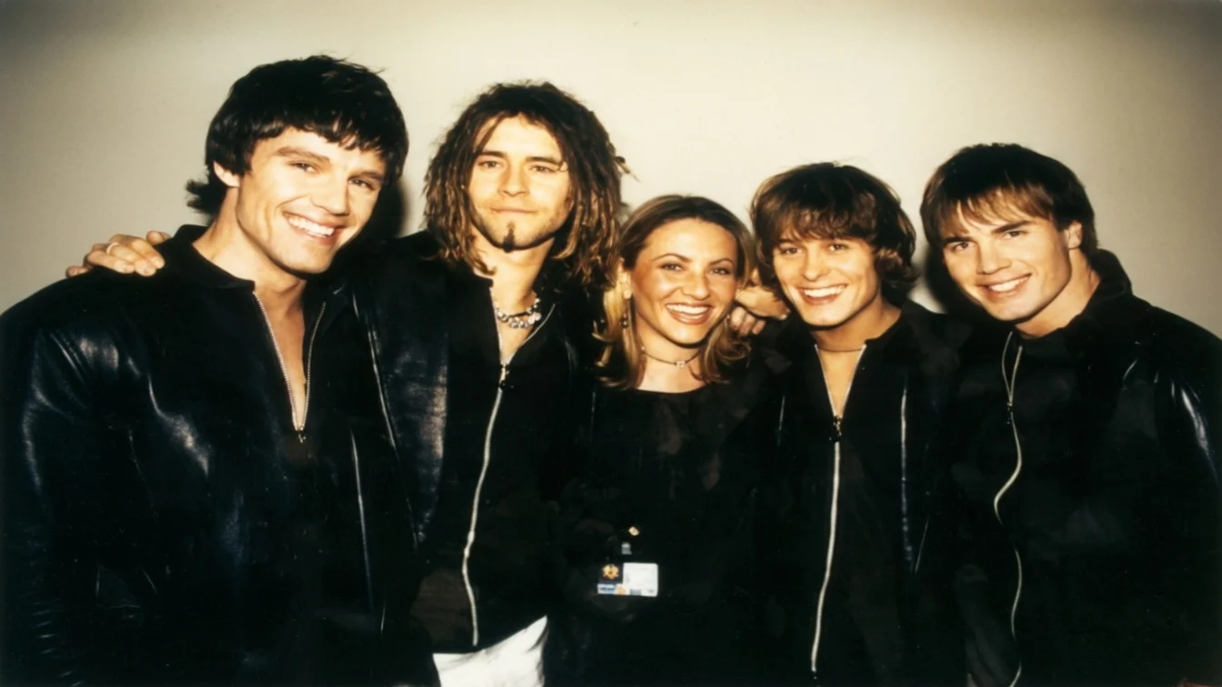 Secretele trupei Take That din culisele anilor 90. Ce a facut Mark Owen în baia unui makeup artist