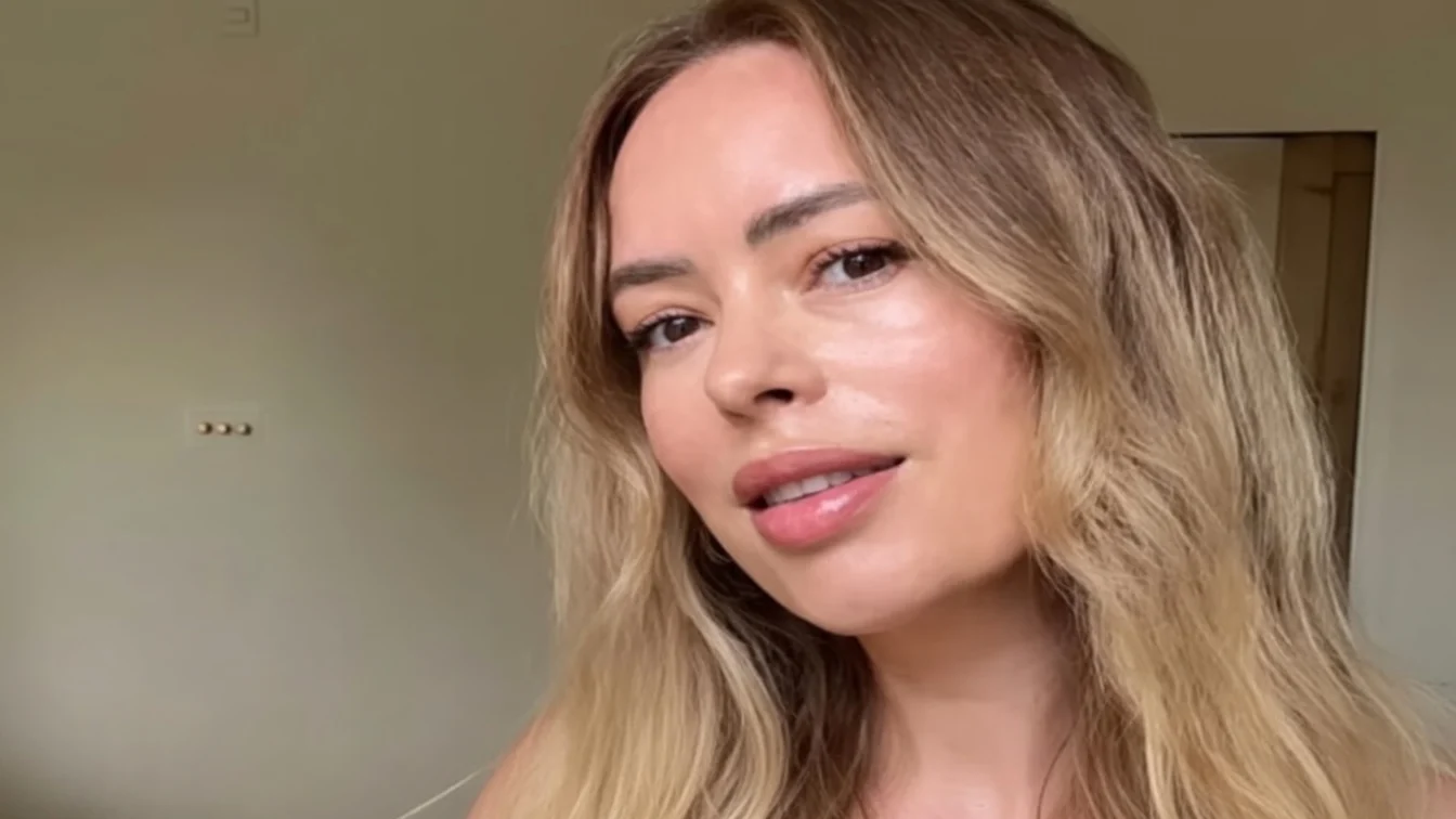 Tanya Burr asteapta al doilea copil. Vedeta a publicat imagini cu burtica de gravida