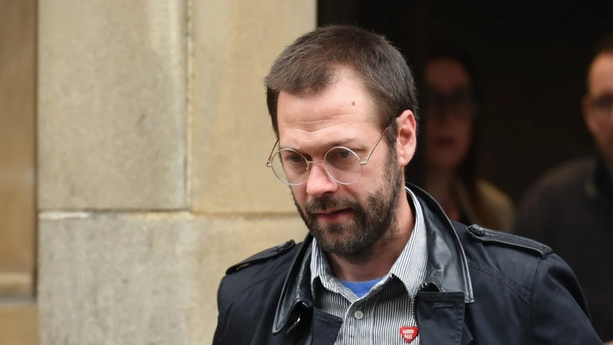 Concertul lui Tom Meighan din Londra cerut anulat de un parlamentar. Fostul solist Kasabian a fost condamnat pentru abuz