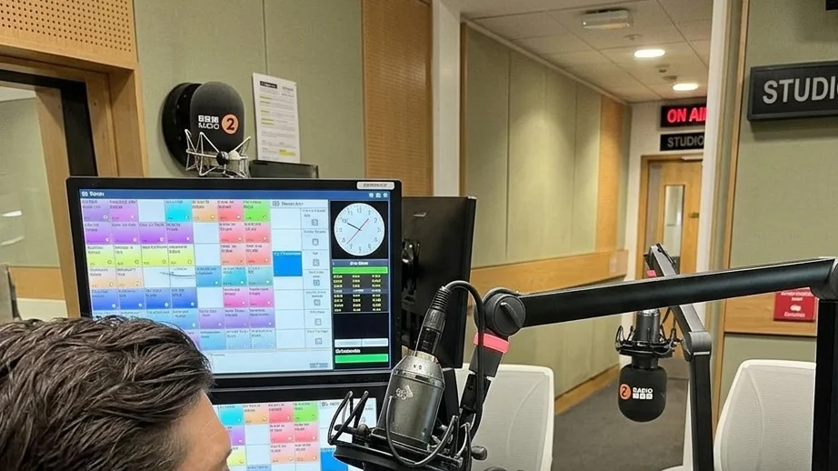Vernon Kay recently announced his split from Tess Daly  after 24 years of marriage