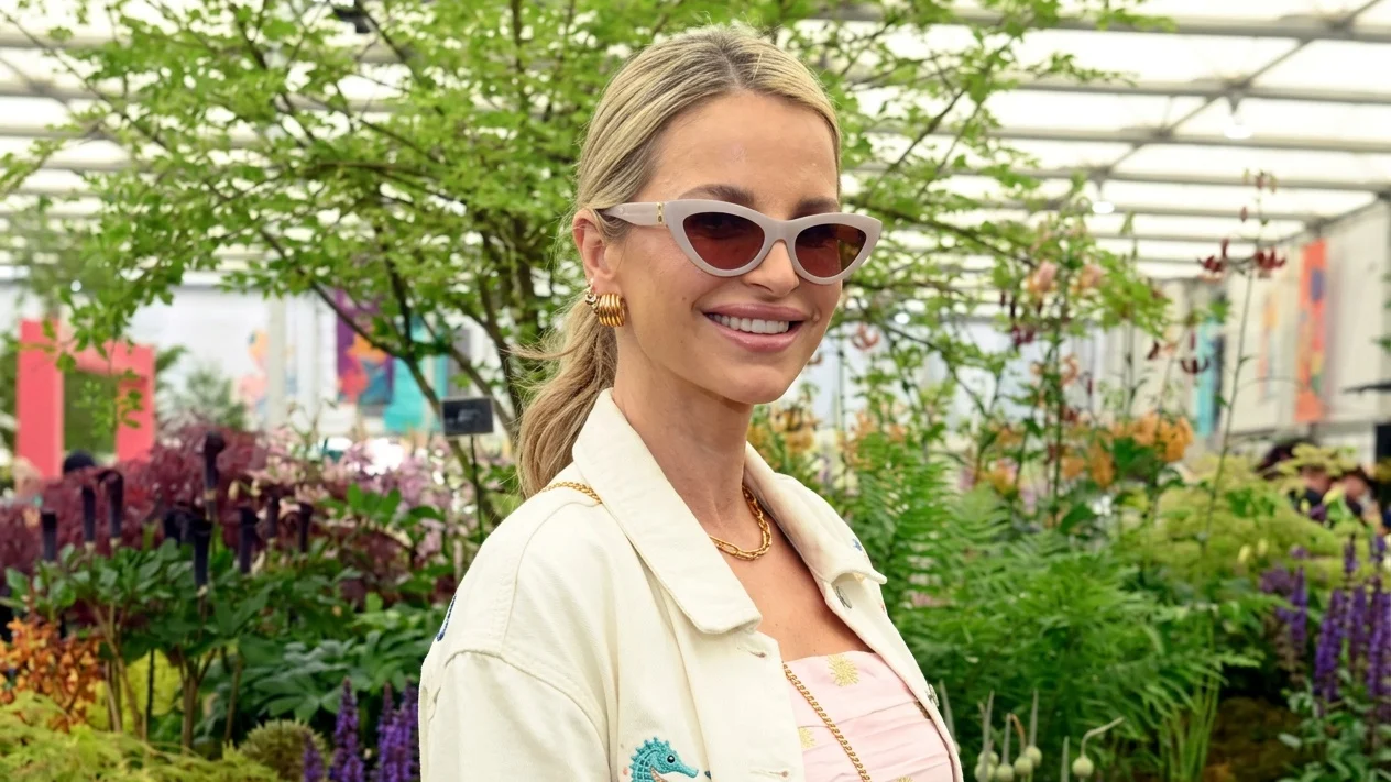 Vogue Williams o ignora pe Joanna Lumley la eveniment. Vedeta recunoaste detaliile în podcast
