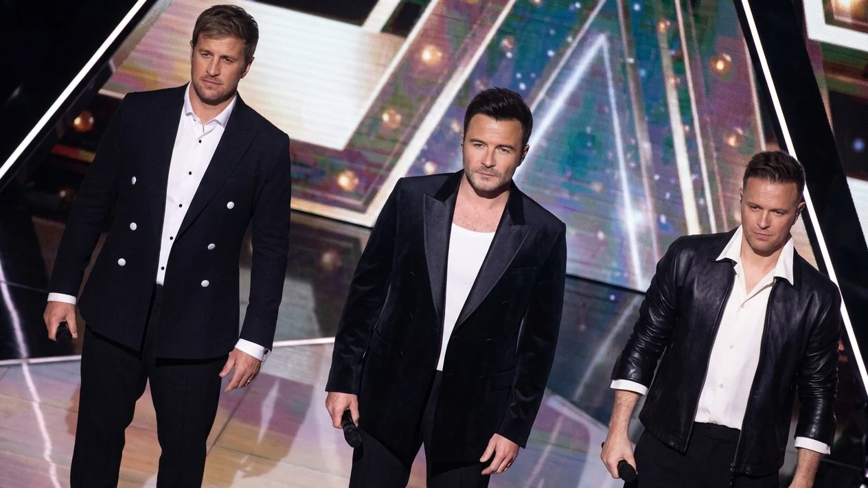 Westlife ajunge pe primul loc in topuri cu noul album. Trupa s-a reunit cu Simon Cowell la TV