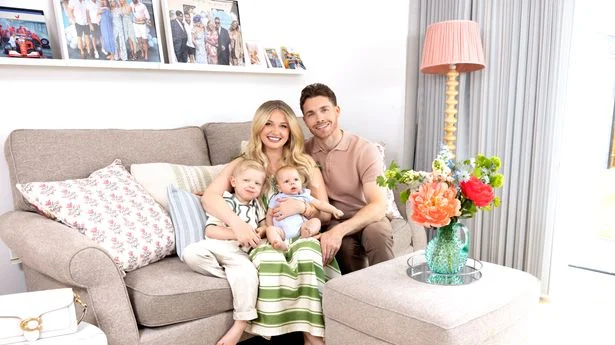 Amy Hart a riscat sa nasca pe marginea drumului. Fosta concurenta Love Island are 11 urme de epidurala