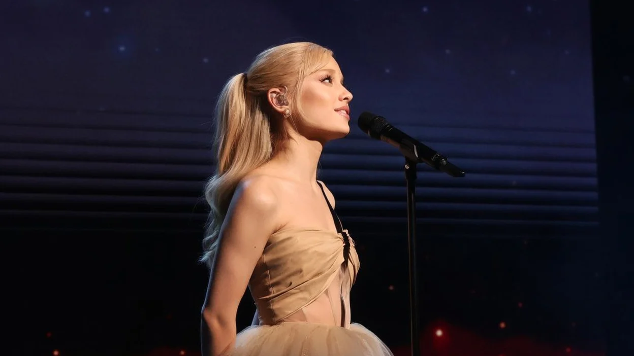 Ariana Grande revine pe scena dupa sase ani. Biletele la noul turneu sar de 1000 de dolari