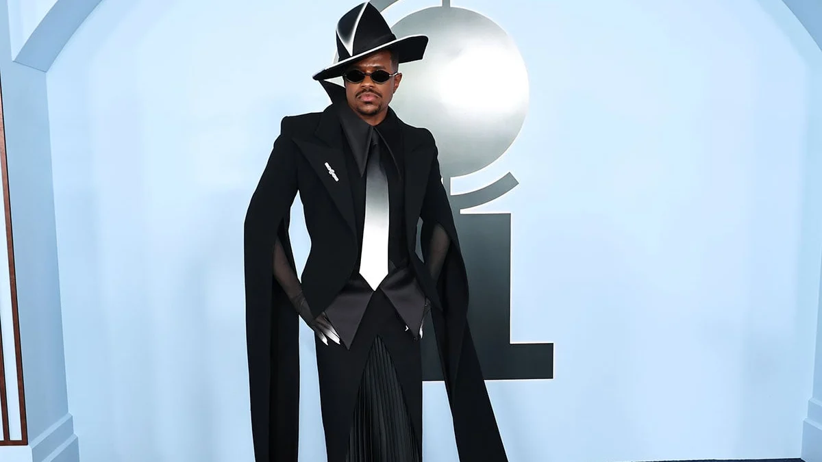 Jeremy Pope a purtat fusta ascunsa la Tony Awards 2026. Tinuta Robert Wun a atras toate privirile