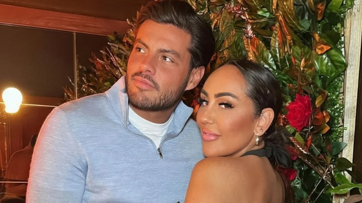 Jordan Brook refuza logodna cu Sophie Kasaei dupa lupta cu meningita. Nunta este amanata cu patru ani