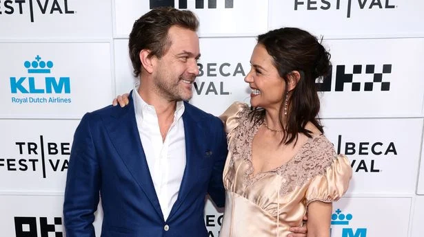 Katie Holmes și Joshua Jackson impreuna pe covorul rosu. Actorii au starnit zvonuri despre o relatie