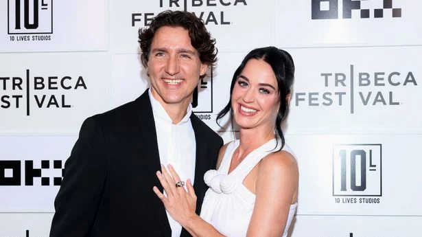 Katy Perry apare oficial pe covorul rosu cu Justin Trudeau. Cum l-a atacat Russell Brand pe politician