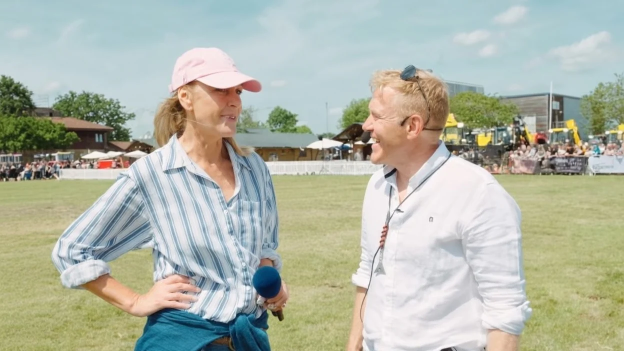 Lisa Hogan il ironizeaza pe Jeremy Clarkson la FarmFest 2026. Vedeta va prezenta o emisiune de dating
