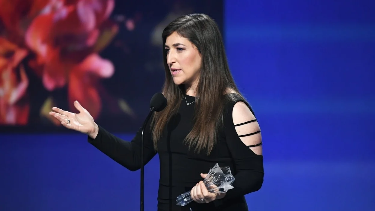 Mayim Bialik accepts the Best Supporting Actress in a Comedy Series award.
