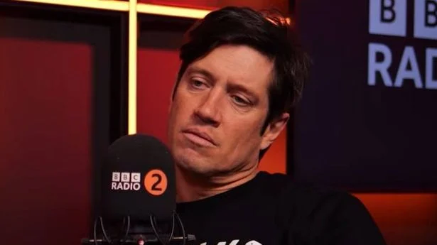 Vernon Kay ii spune lui Jeremy Vine sa taca în direct. Explicatia vedetei de la BBC Radio 2