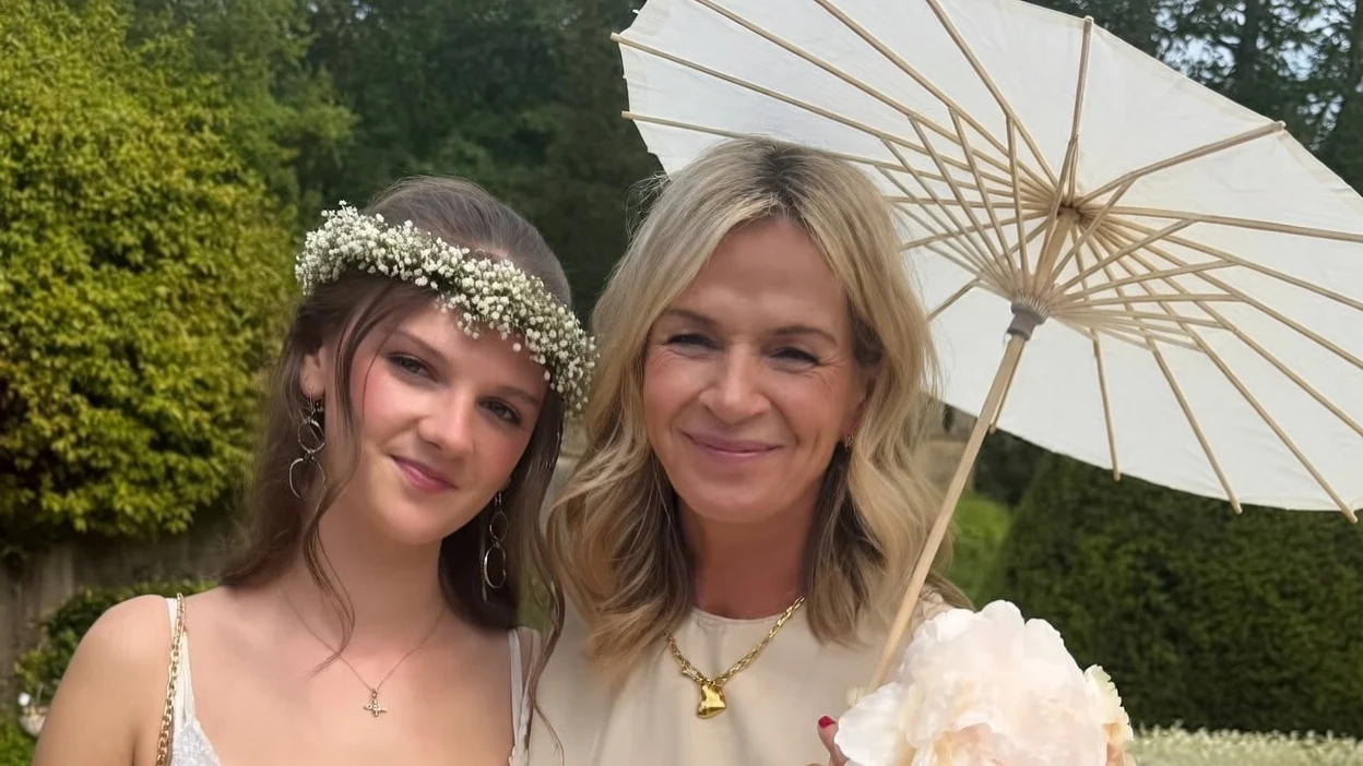 Zoe Ball se reuneste cu fostul sot Norman Cook la o nunta. Fiica lor s-a mutat din casa mamei