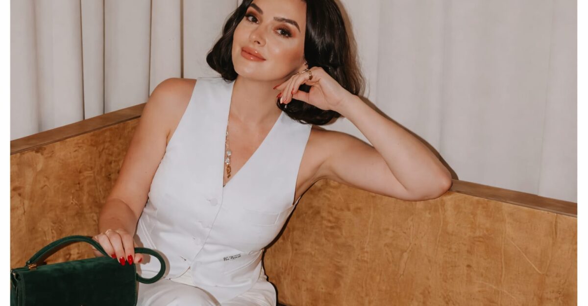 Influencerița cu replici tăioase a ajuns la biserică după retragerea din viața publică. Ce caută acum