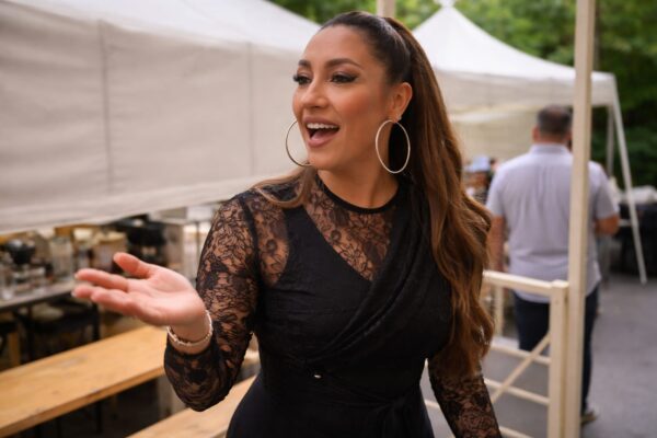 Andra a înghețat o secundă după gluma lui Cosmin Seleși. Ce i-a spus lui Cătălin Măruță chiar înainte de concert
