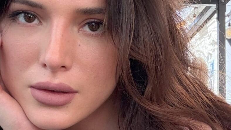 Bella Thorne. Un costum de baie i-a jucat feste în Hawaii. Imaginile vechi din 2018 au redevenit virale pe internet
