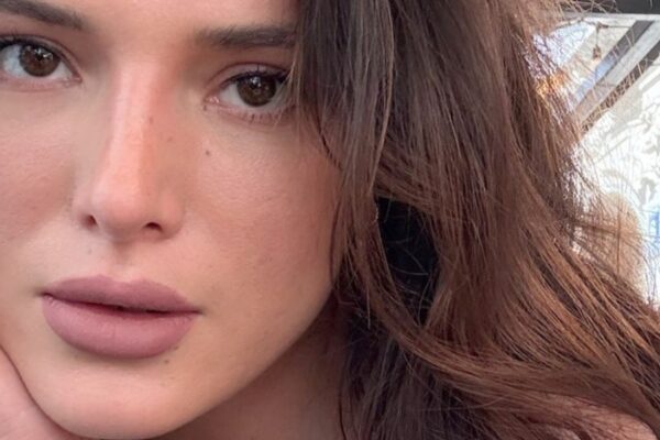 Bella Thorne. Un costum de baie i-a jucat feste în Hawaii. Imaginile vechi din 2018 au redevenit virale pe internet