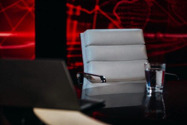 Prezentatorul care a numit Antena 1 o fostă iubită a rupt tăcerea. Ce se întâmplă cu Denise Rifai