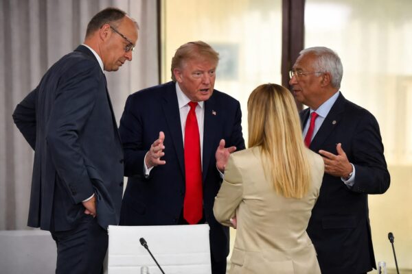 Donald Trump o ironizează pe Giorgia Meloni la G7. „M-a implorat să fac o fotografie cu ea”
