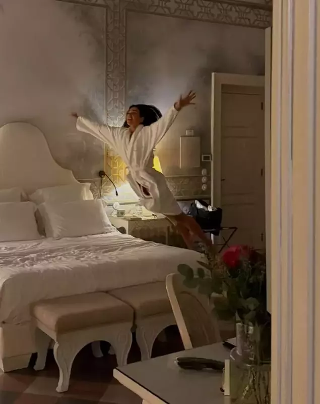 Dua Lipa și Callum Turner au plătit aproape 88.000 euro pe cazări în luna de miere.