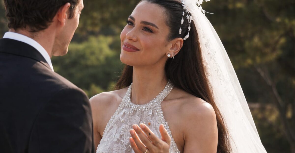 1,5 milioane de lire pentru nunta din Sicilia a lui Dua Lipa și Callum Turner. Cum au arătat imaginile