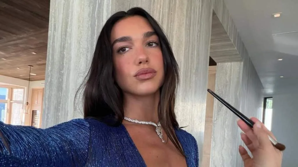 Dua Lipa, apariție care a aprins imediat internetul în Italia. Cum a atras atenția cu un top din dantelă