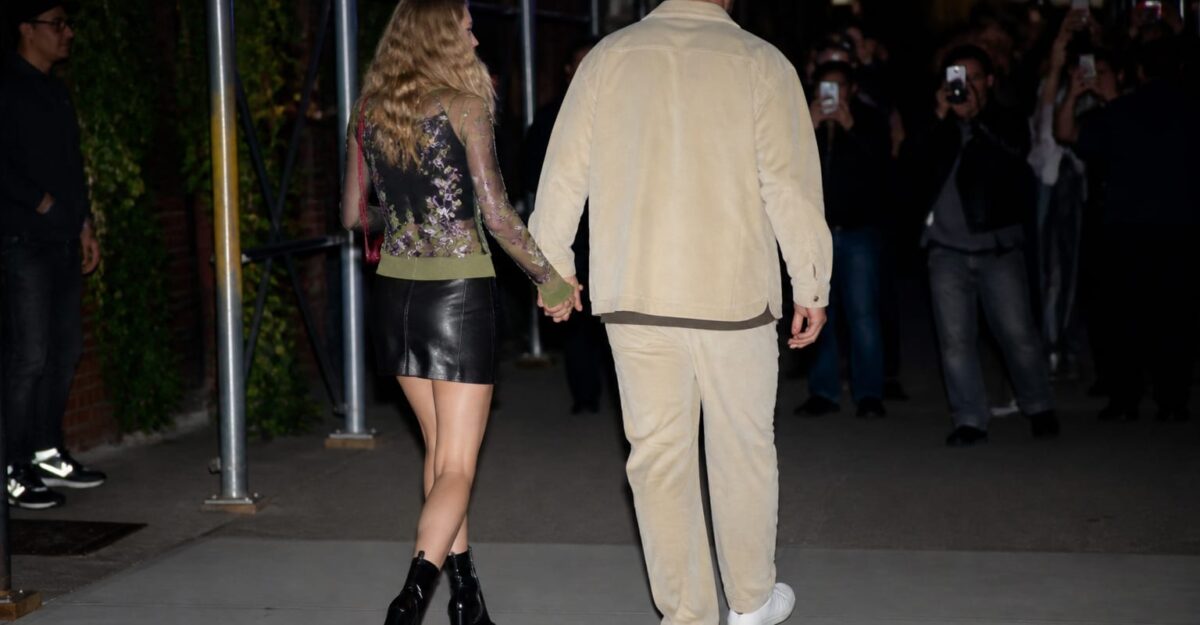 Taylor Swift își rescrie semnătura de beauty. Ce câștigă imaginea ei după apariția cu Travis Kelce