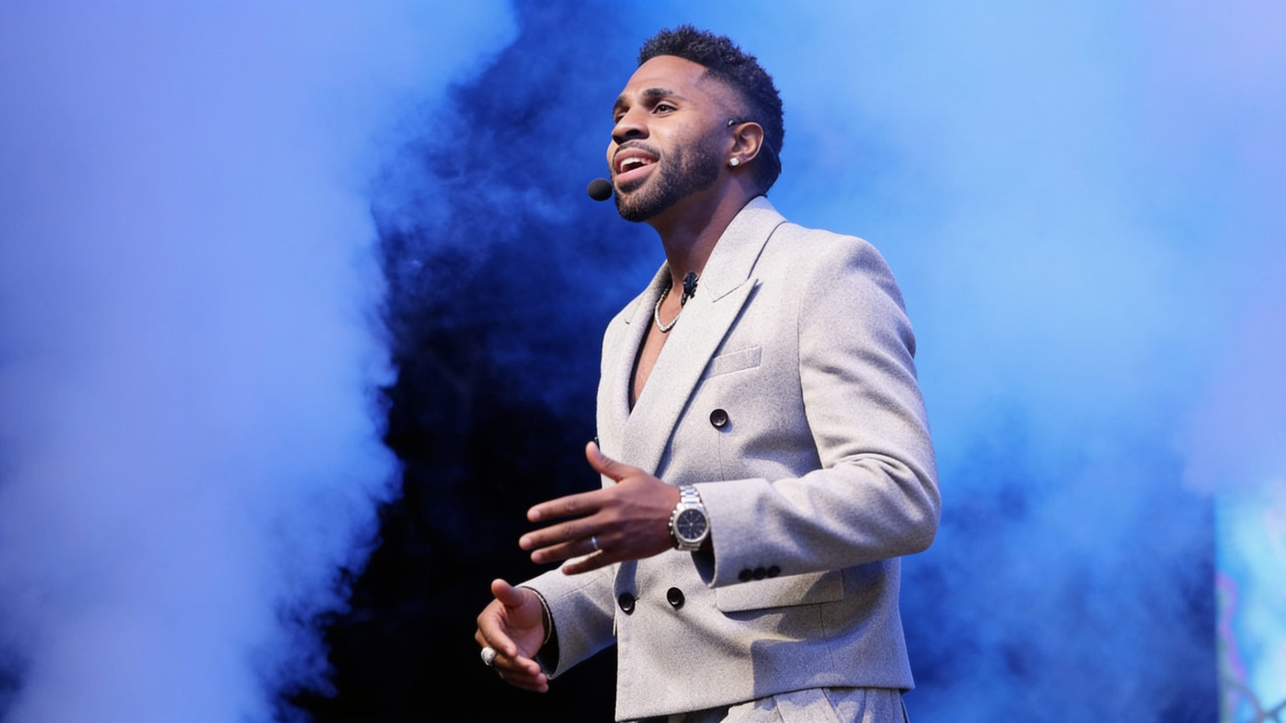 Jason Derulo, criticat după ce a arătat un acvariu uriaș cu rechini în turul casei