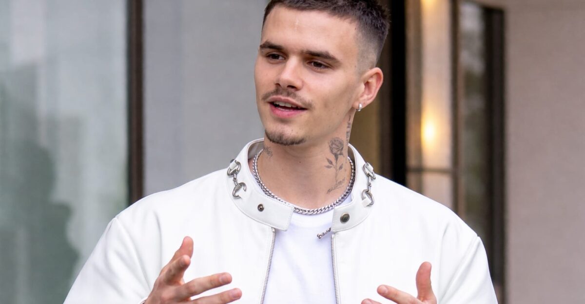 Romeo Beckham, amendat cu 706 lire și șase puncte la permis. Ce a făcut la volanul unui McLaren de 200.000 de lire