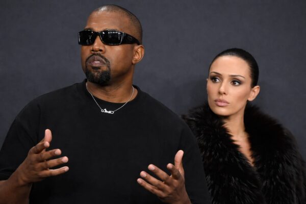 Bianca Censori, body transparent fără pantaloni la o ieșire în Elveția cu Kanye West
