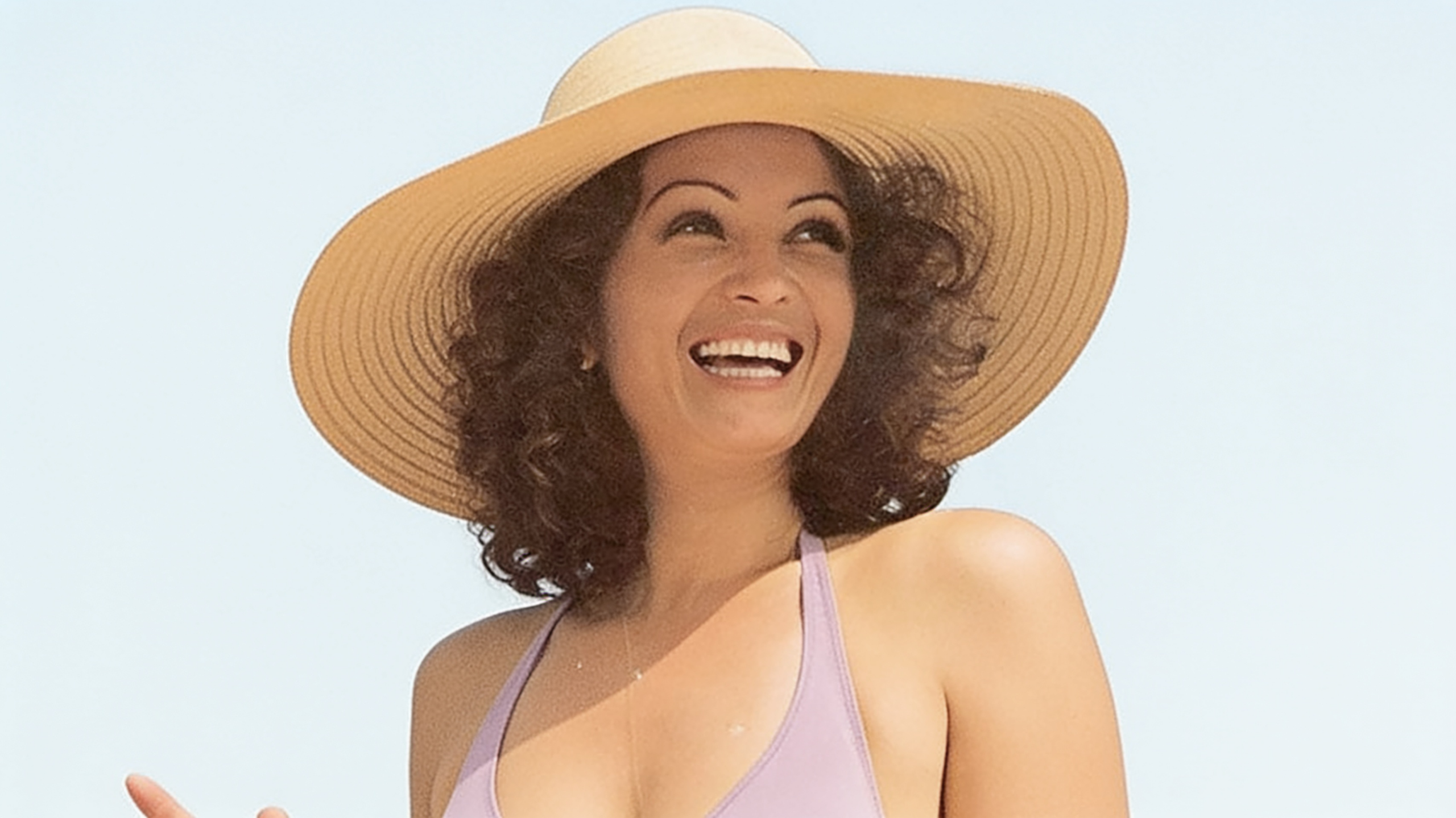 Angela Similea, virală într-o fotografie rară în costum de baie la 29 de ani. Ce i-a fascinat pe fani