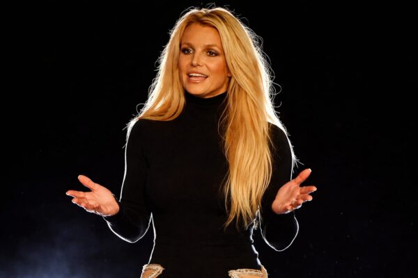 Britney Spears, 44 de ani, a stârnit valuri pe Instagram cu o fustă mini tăiată până sus