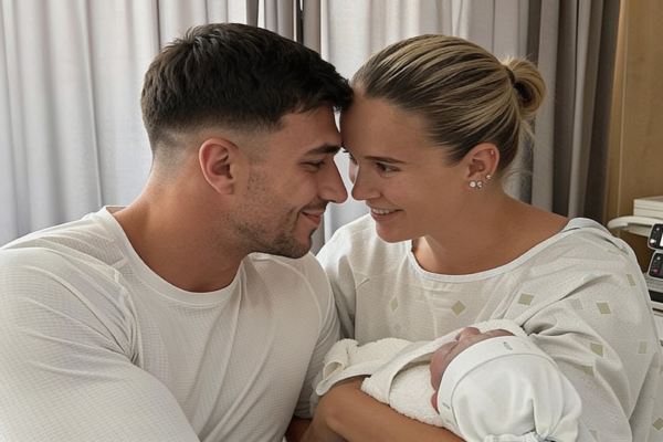 Molly-Mae Hague și Tommy Fury au pus showbizul pe jar cu Midas. Ce câștigă din anunțul făcut la marele meci