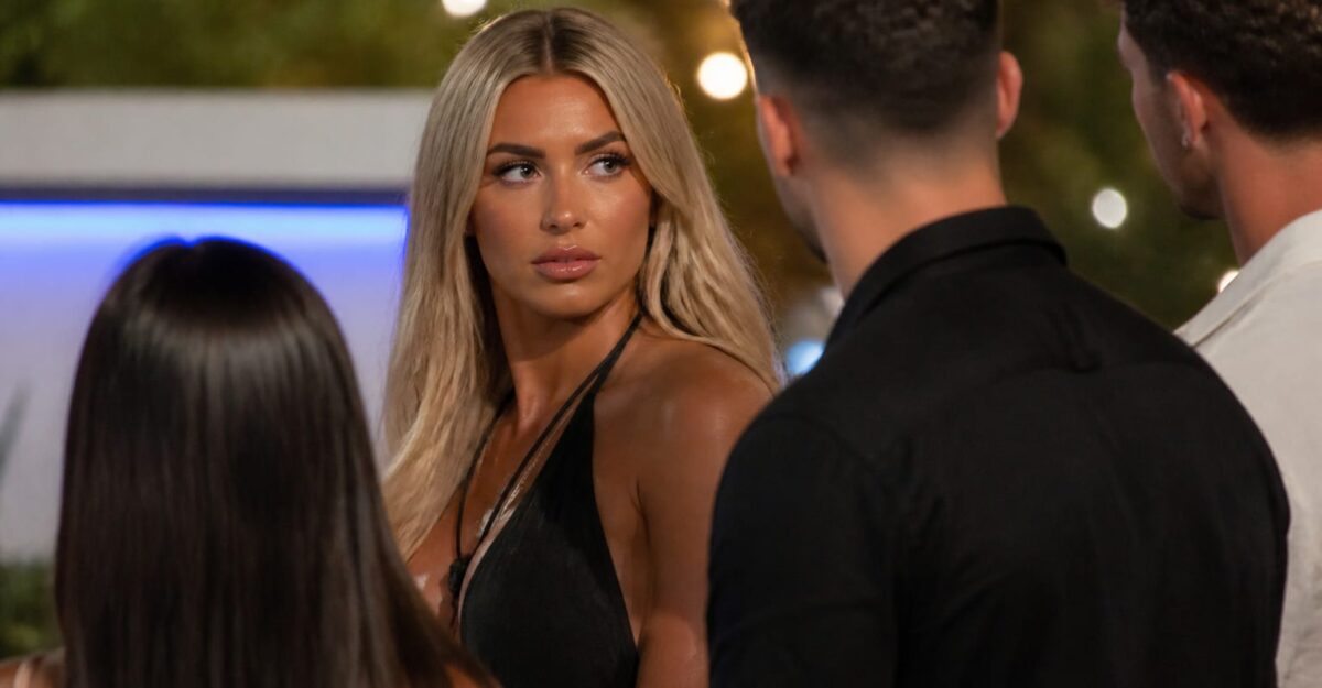 Fiica unui fost campion de la Manchester United intră în Love Island. Va răsturna ea cuplurile din vilă?