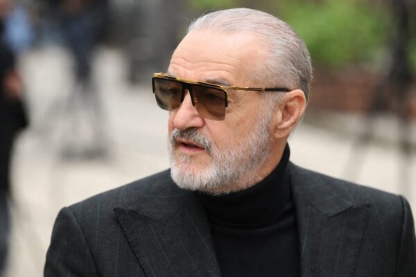 Gigi Becali, 68 de ani, a lovit un jurnalist la propria aniversare. Ce a declanșat scandalul despre TikTok și Facebook