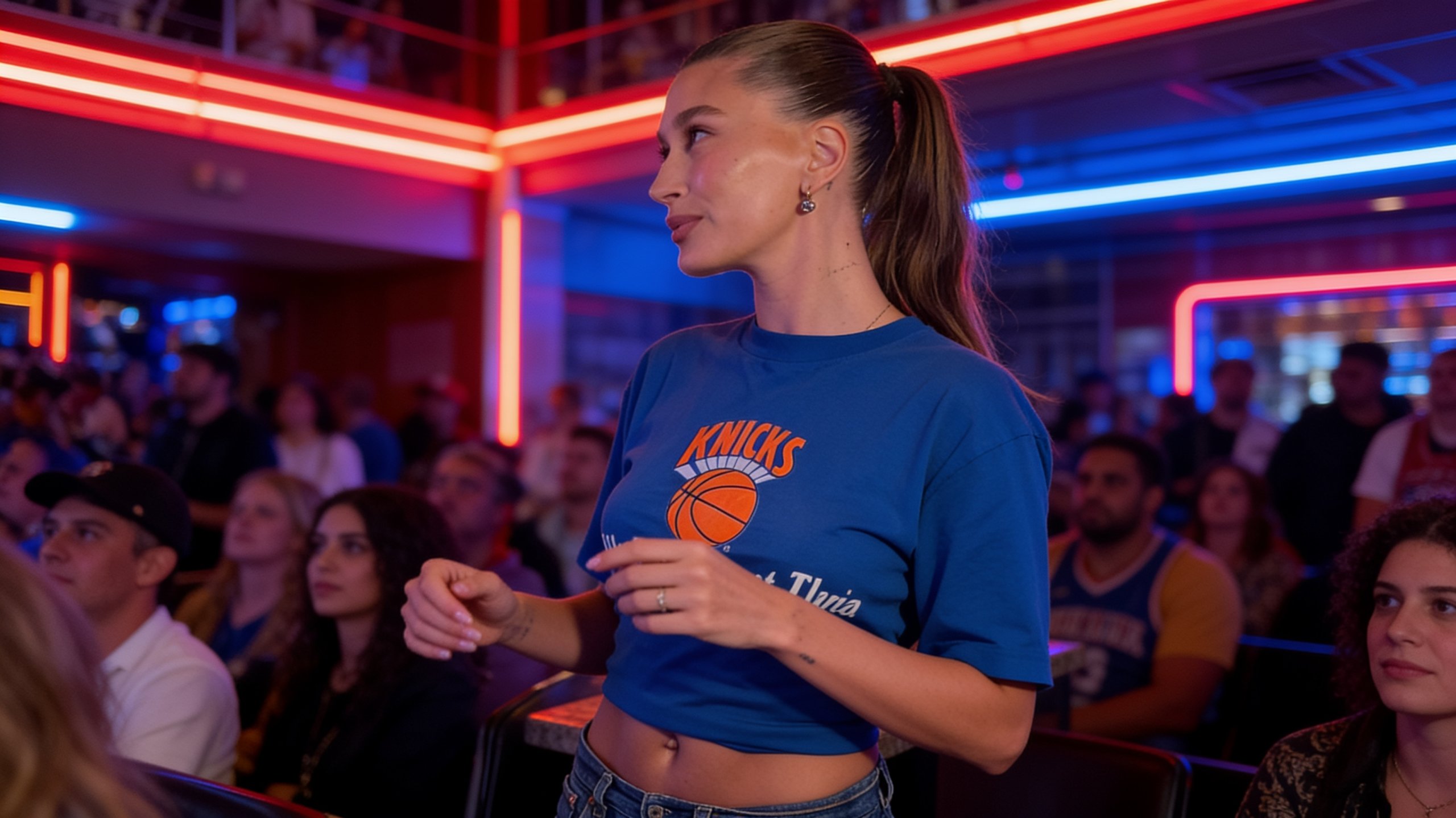 Levi’s 501 și Chanel, pariul lui Hailey Bieber la Knicks care aprinde moda de tribună