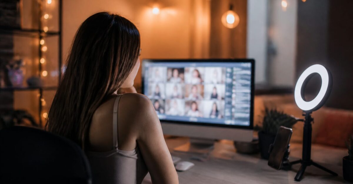 70% din bani ar ajunge la agenții pe OnlyFans. BBC dezvăluie acuzații de abuz și amenințări
