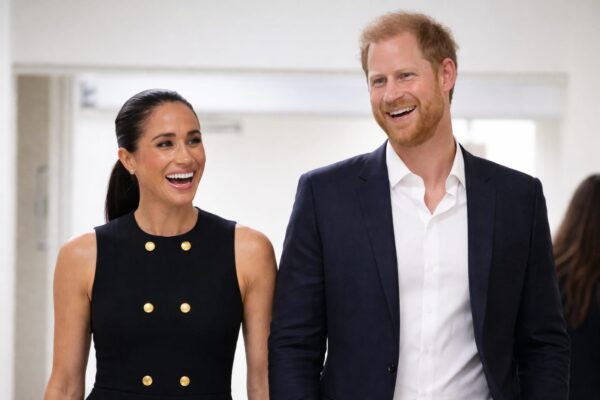 Harry și Meghan duc miza la maximum cu Archie și Lilibet. Cine câștigă dacă familia regală face pace
