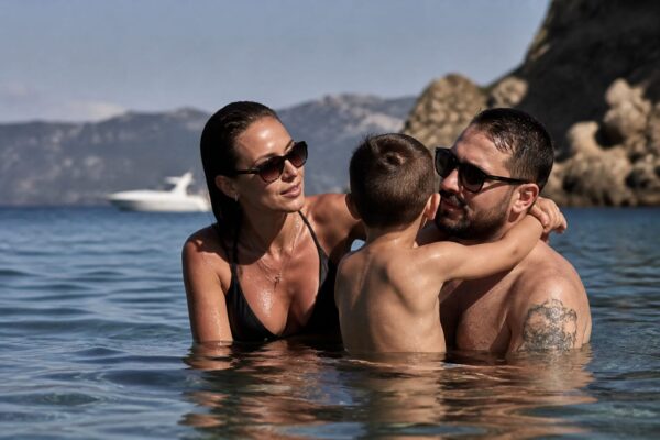 Ilinca Vandici s-a afișat în costum de baie cu noul iubit și fiul ei. Ce confirmă vacanța după divorțul din 2023
