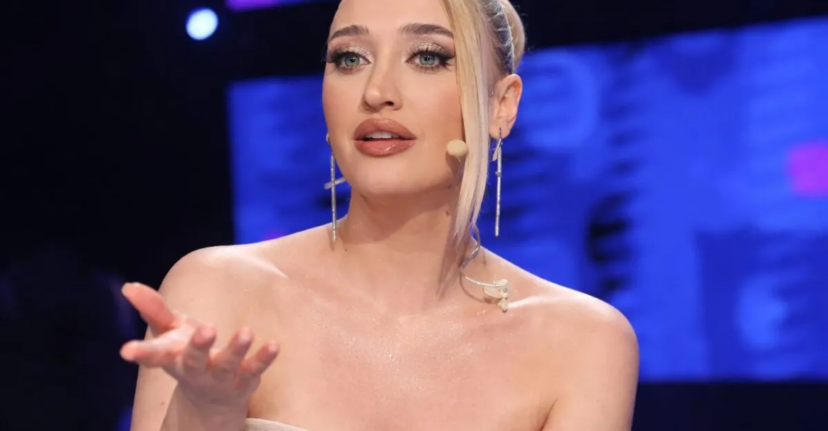 Ilona Brezoianu și-a arătat pentru prima dată fiul, pe Matei. De ce a ales abia acum coperta Unica Baby