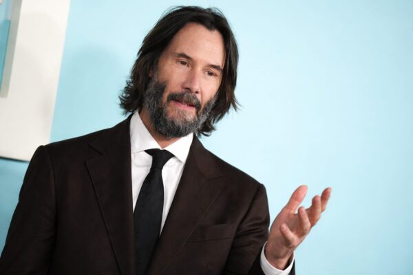 Keanu Reeves negociază un rol principal într-un film Lego. Ce-l reunește cu regizorul din Toy Story 4?