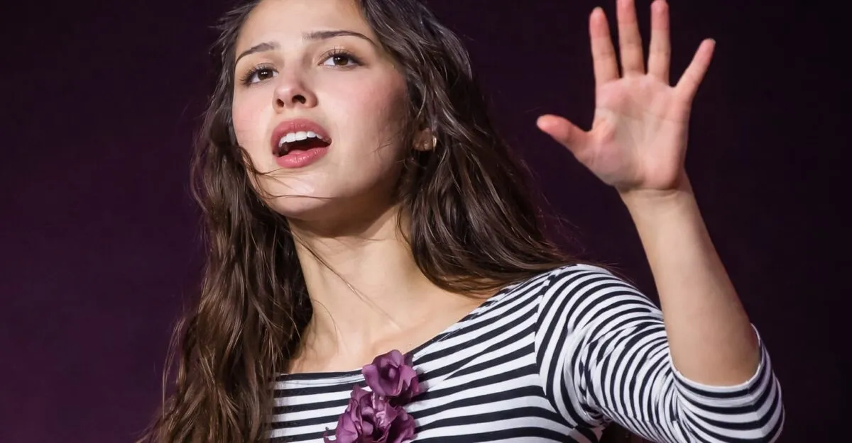 Olivia Rodrigo, 23 de ani, despre fanii în scutece la concerte. Cum a ajuns să le simtă mirosul de pe scenă