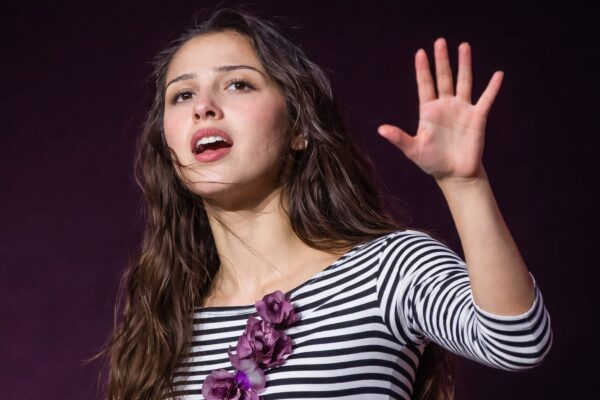 Olivia Rodrigo, 23 de ani, despre fanii în scutece la concerte. Cum a ajuns să le simtă mirosul de pe scenă