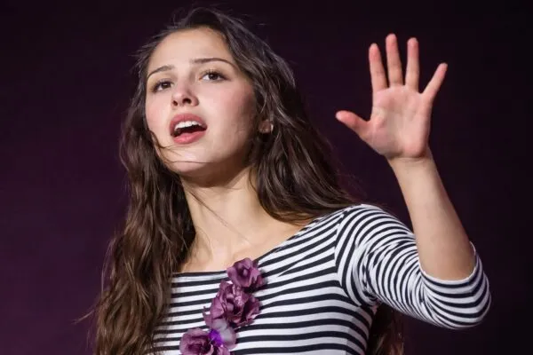 Olivia Rodrigo, 23 de ani, despre fanii în scutece la concerte. Cum a ajuns să le simtă mirosul de pe scenă