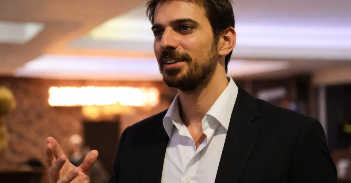 Bărbatul care a dispărut după divorțul de Andreea Marin are azi o familie discretă. De ce a ales să rămână în România