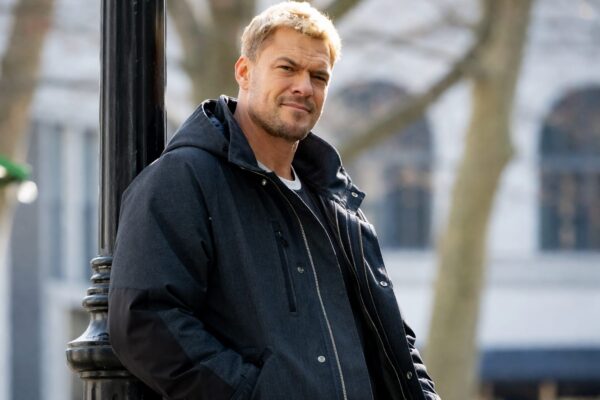 Starul din „Reacher” care era gata să fie arestat spune ce l-a salvat pe 22 martie 2026