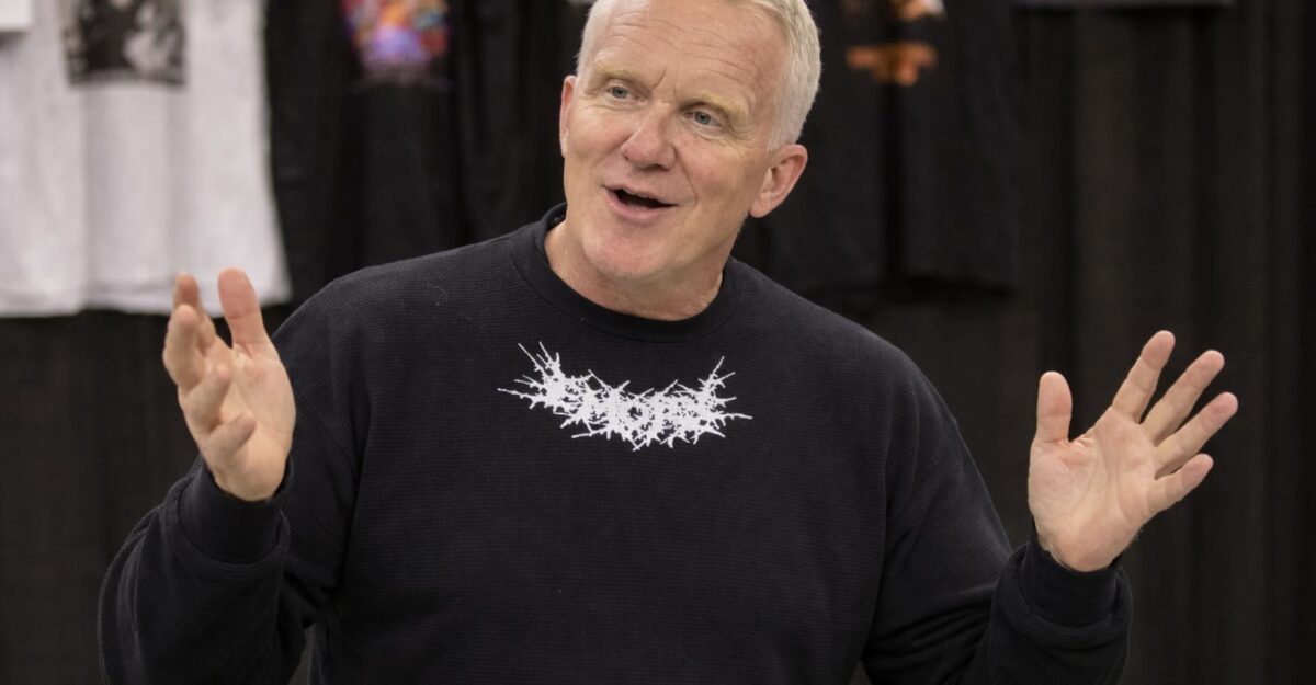 51 de ani la Hollywood și tot mai surprinde. De ce a spus Anthony Michael Hall da unui concurs care răstoarnă regulile