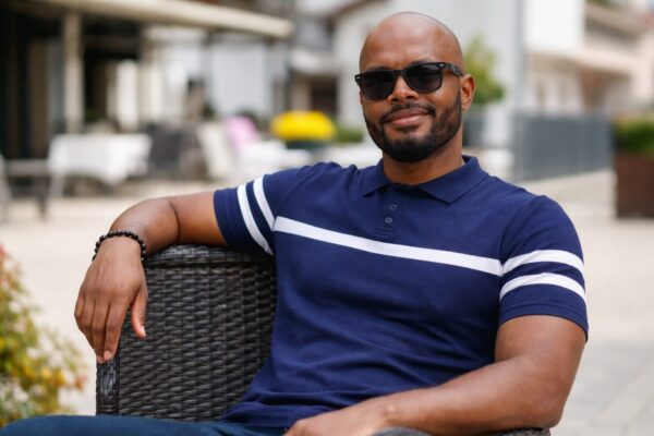 Cabral, surprins sărutându-se cu o șatenă la două luni de la divorț. Cu cine a plecat apoi la hotel